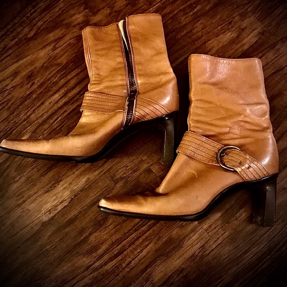Anne Klein pebbled leather square toed heal boots with metal accent - Picture 3 of 6